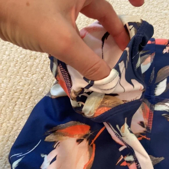 Sports leggings. NWT - Picture 4 of 4